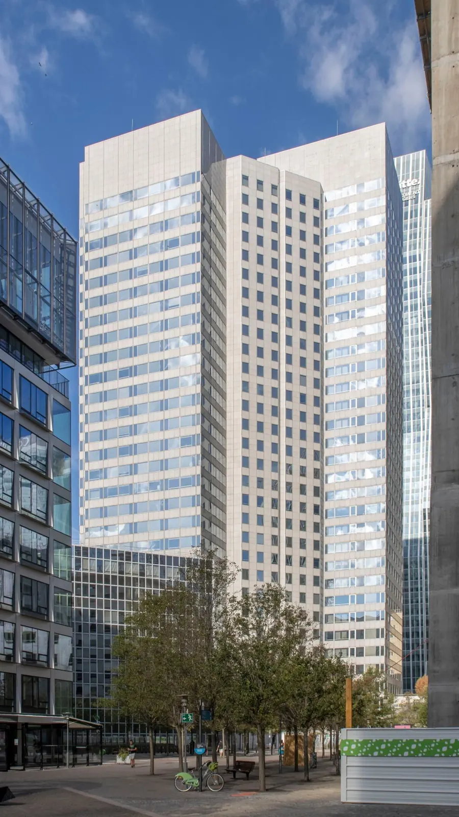 La tour Michelet de TotalEnergies, à La Défense