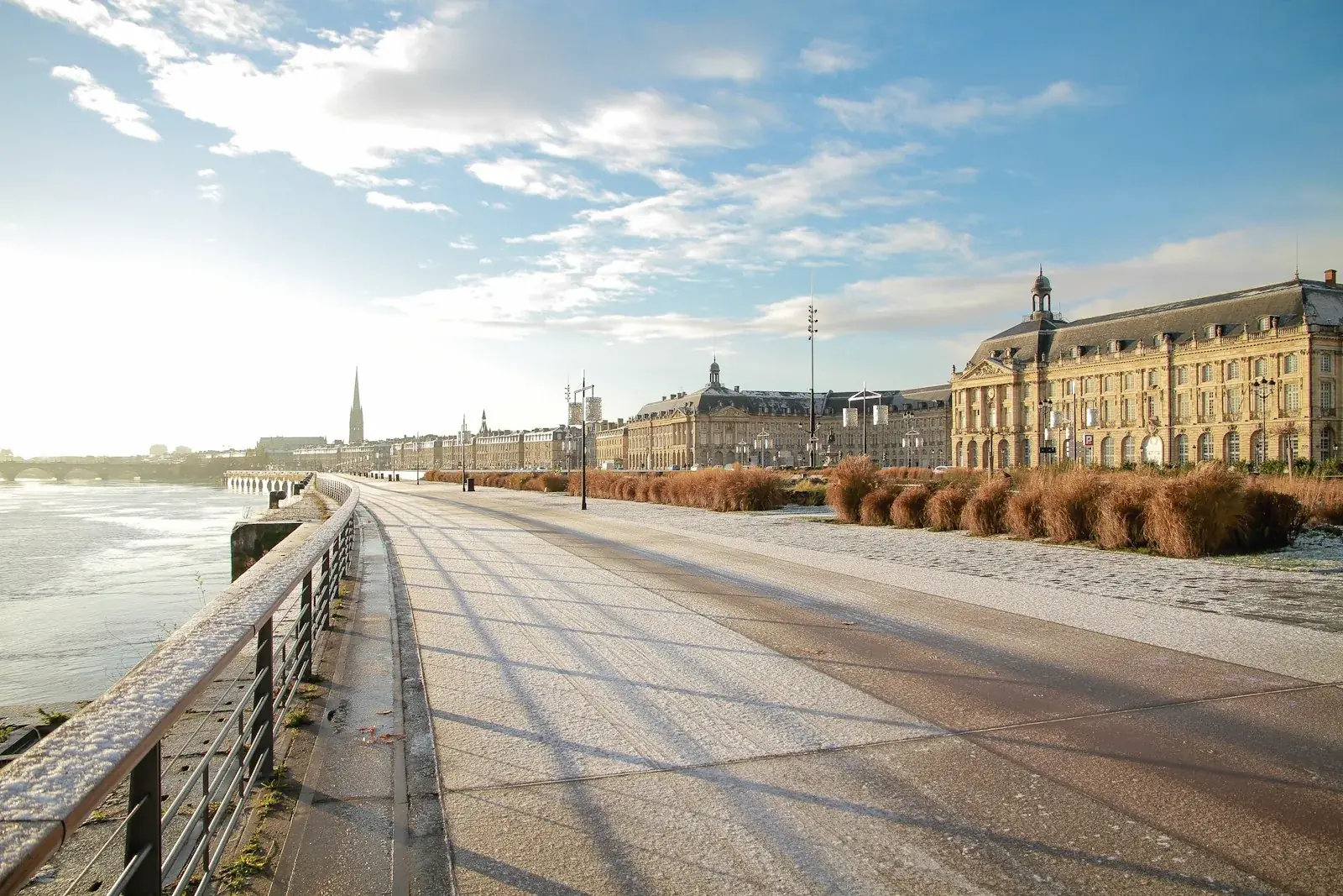 Les quais de la Garonne et la place de la Bourse, à Bordeaux